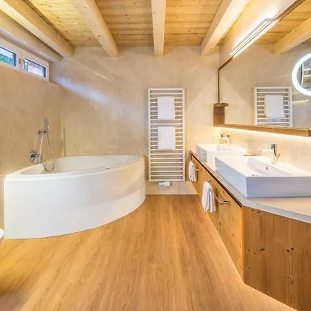 Hotel Savoy Dolomites Luxury & Selva di Val Gardena
