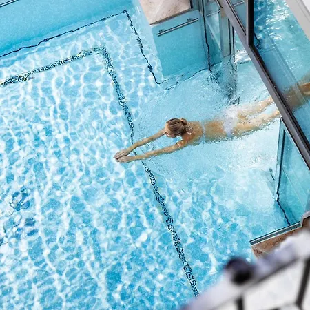 Savoy Dolomites Luxury & فندق 4*