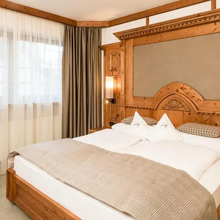 Savoy Dolomites Luxury & فندق