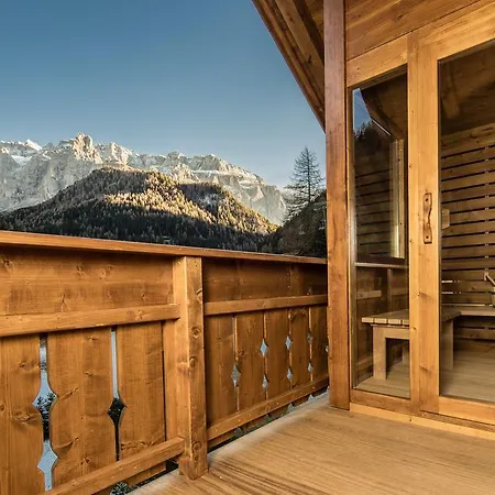 Savoy Dolomites Luxury & فندق 4*