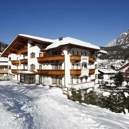 Savoy Dolomites Luxury & فندق 4*